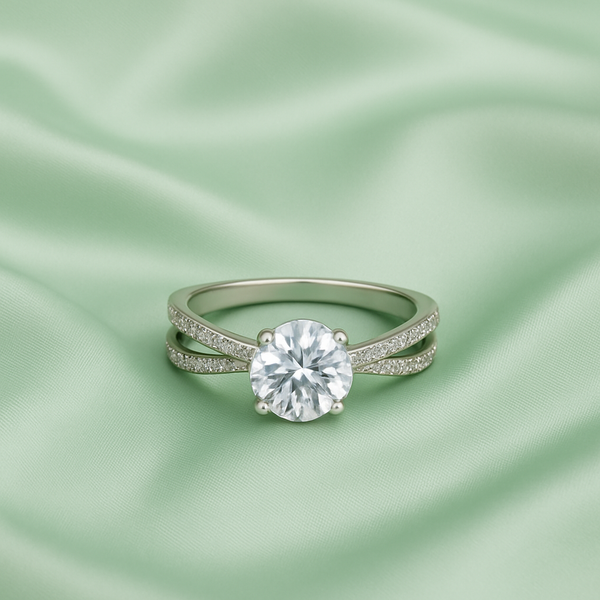 Clara Solitaire Ring